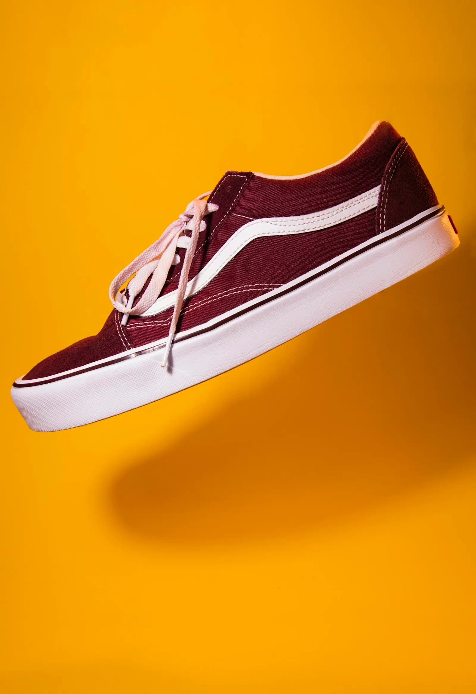 Low Bordeaux shoes vista frontale