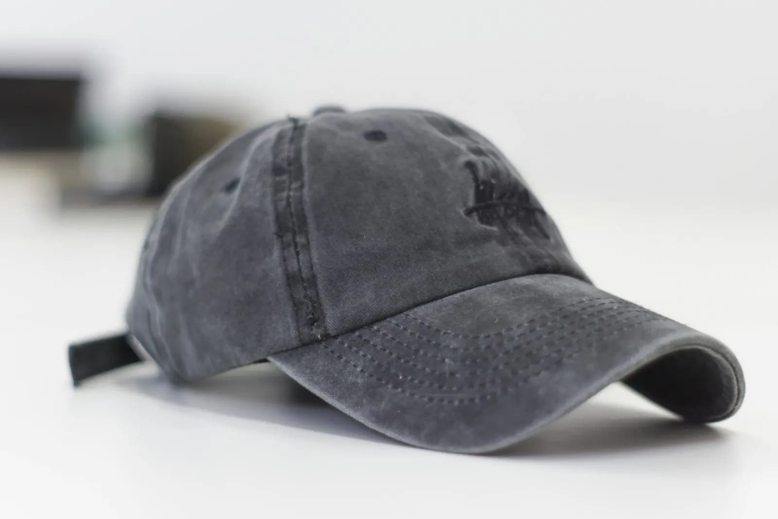 Cappello Grafite accessories vista frontale