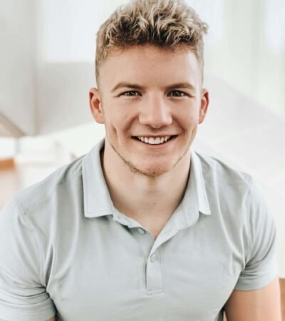 Happy Streetwear Customer Portrait Smiling