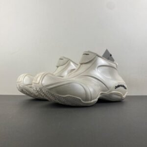 Balenciaga Basketball Sneaker in White for Men 824909WBKBM9000
